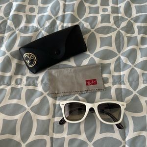 white raybans square sunglasses 🖤